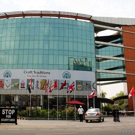 Galaxy Hotel & Spa Гургаон Экстерьер фото