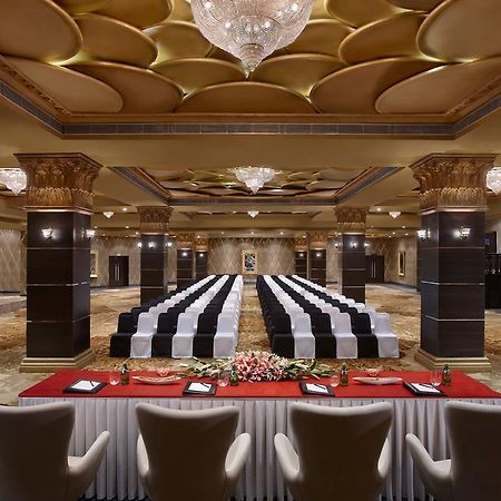 Galaxy Hotel & Spa Гургаон Экстерьер фото