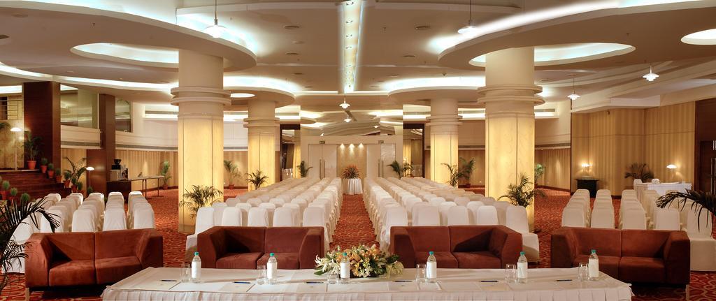 Galaxy Hotel & Spa Гургаон Экстерьер фото