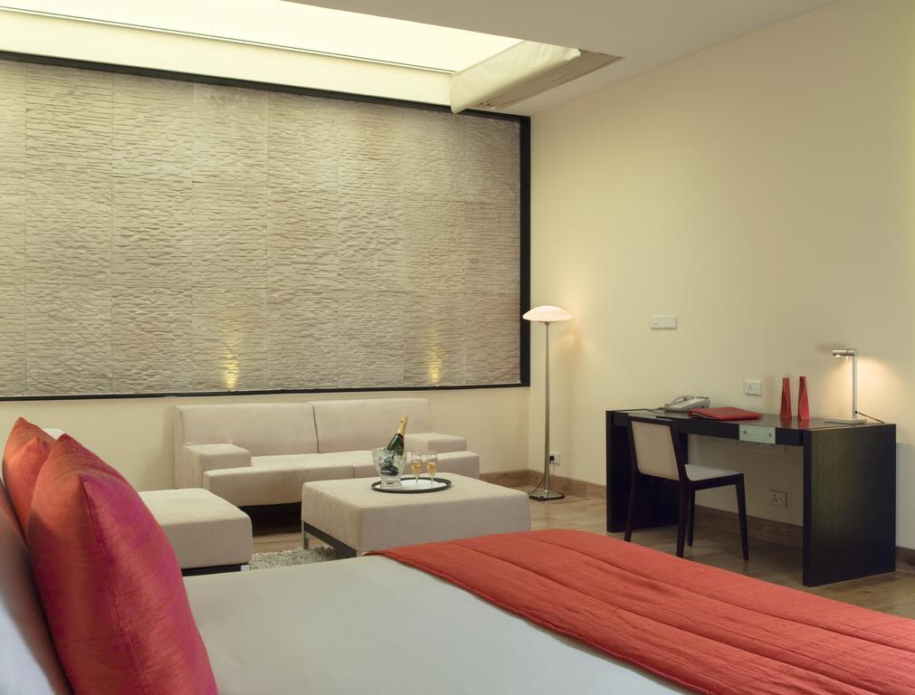 Galaxy Hotel & Spa Гургаон Экстерьер фото