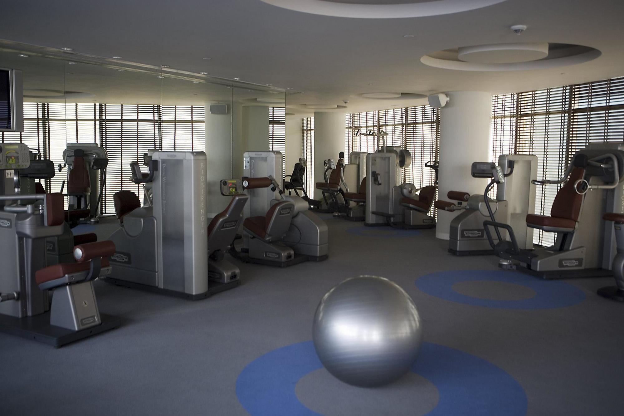 Galaxy Hotel & Spa Гургаон Экстерьер фото
